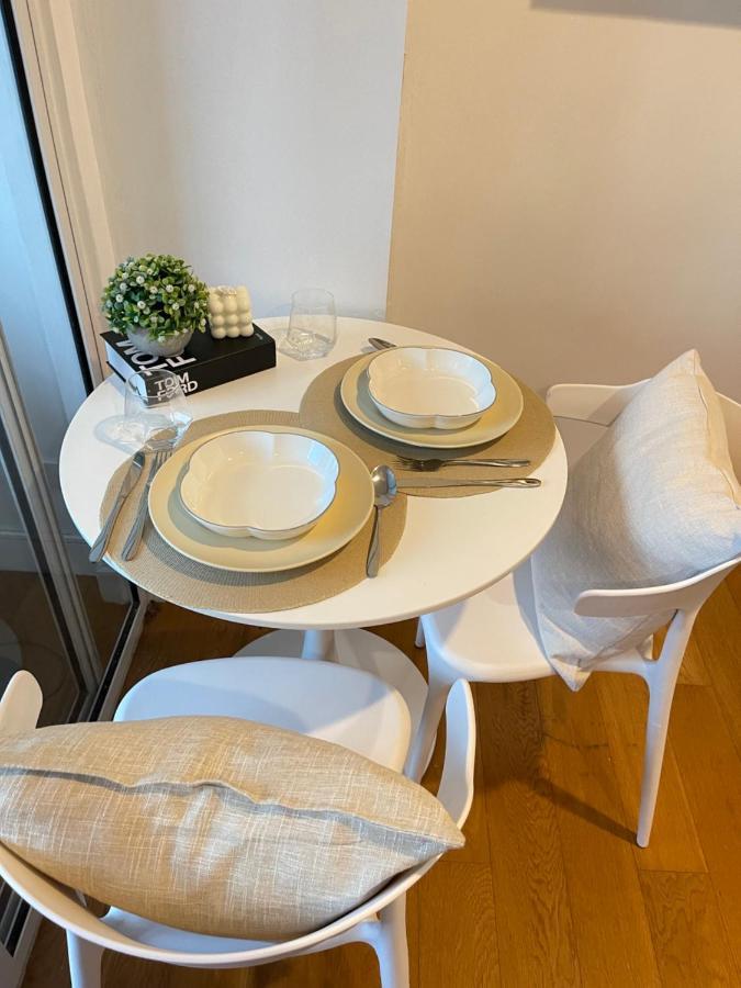 Apartamento The Serene Escape Rockwell Makati City View 1Br Manila Exterior foto